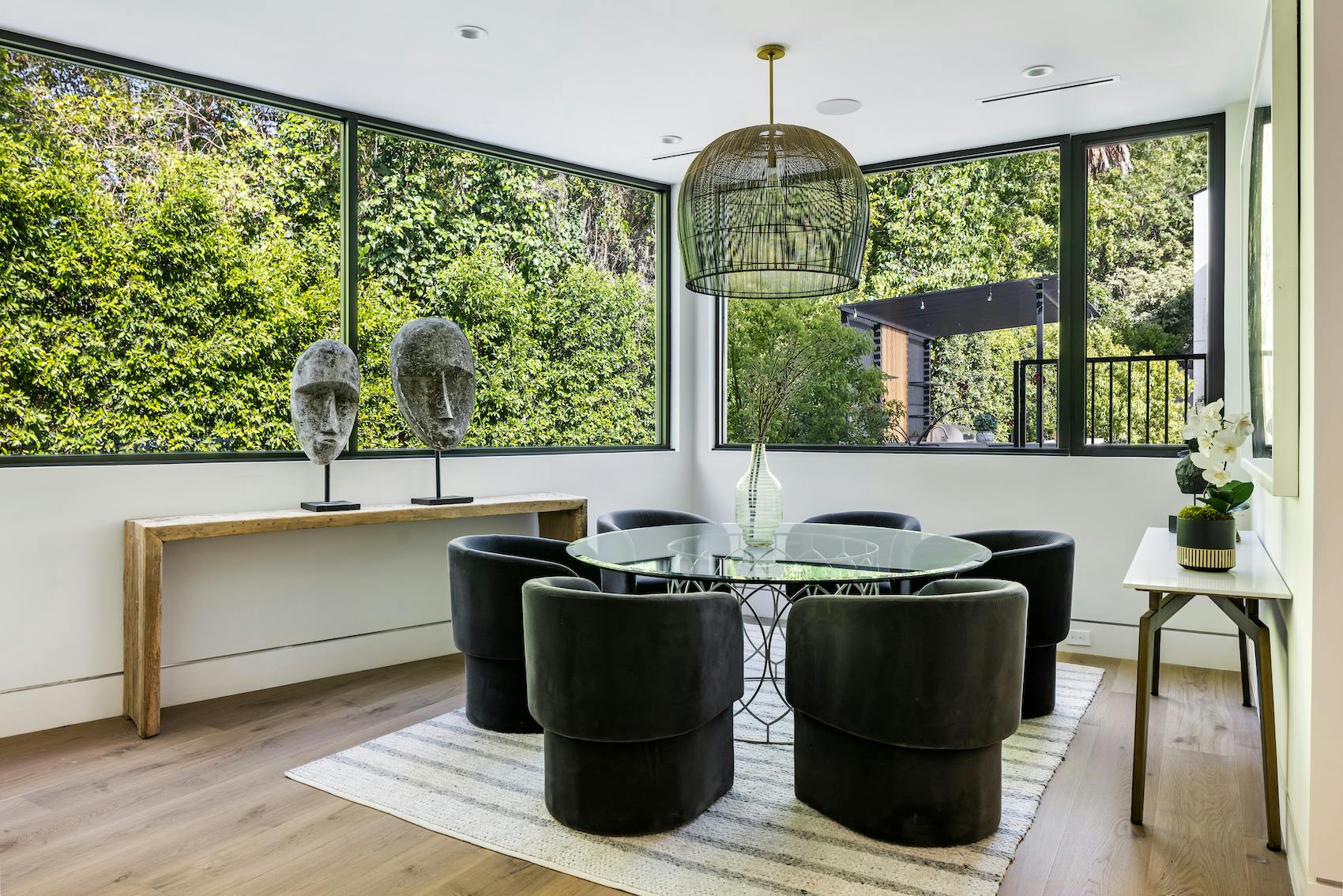 Meridith-Baer-Home-Home-Staging-Southern-California-Woodvale-Estate-Luxury-Homes-Modern-and-Contemporary-Second-Dining-Table